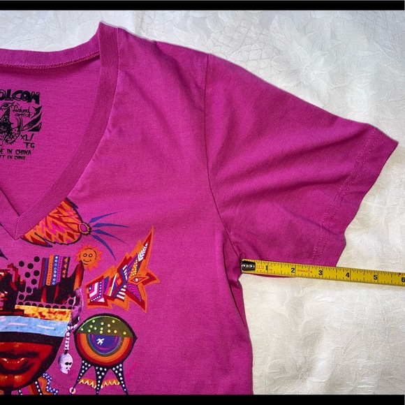 Volcom Featured Artist Andreas Jenne "Skullux Comet" Fuchsia V-Neck Junior's XL - Picture 13 of 14